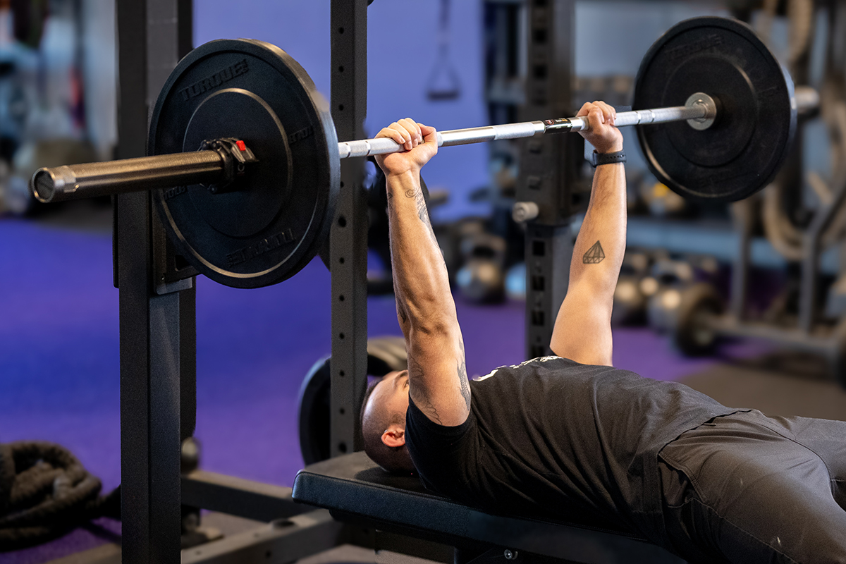 Tingkatkan Berat Bench Press Anda: Tips Latihan Terbaik